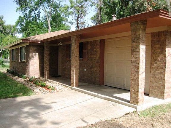 4th image of 930 Mulberry Ln