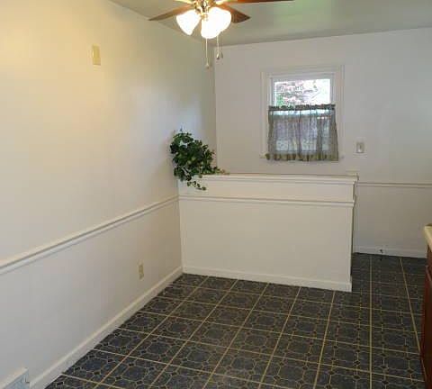 3rd image of 121 Argyle Ave