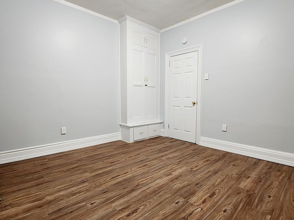 2nd image of 326 Summit Ave APT 405