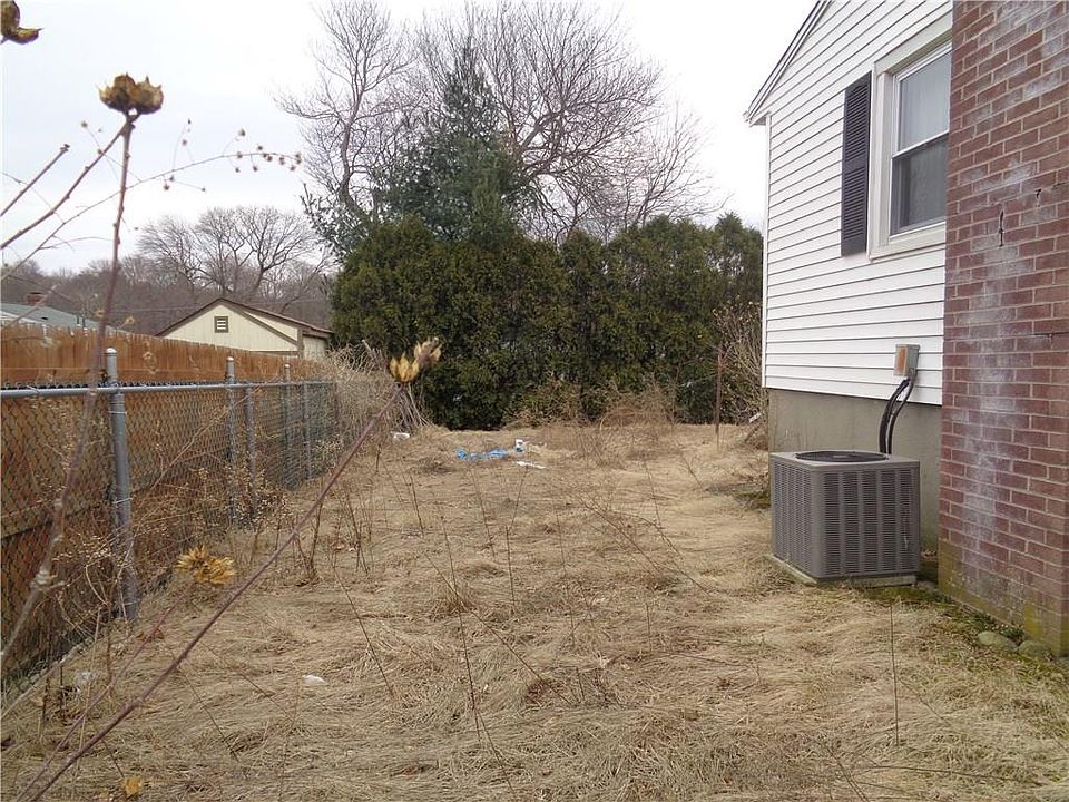 2nd image of 160 Lake Garden Dr