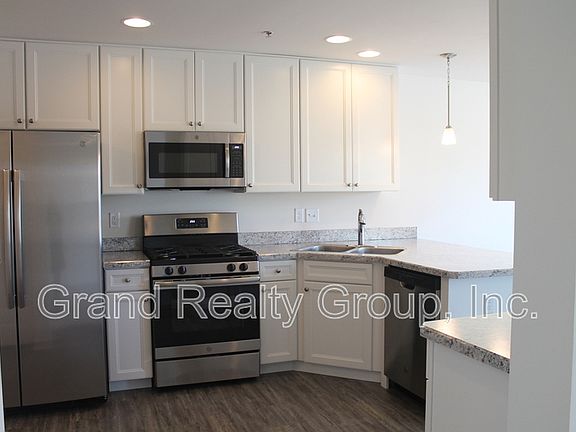 5th image of 7106 Country Club Hills Dr Unit 1