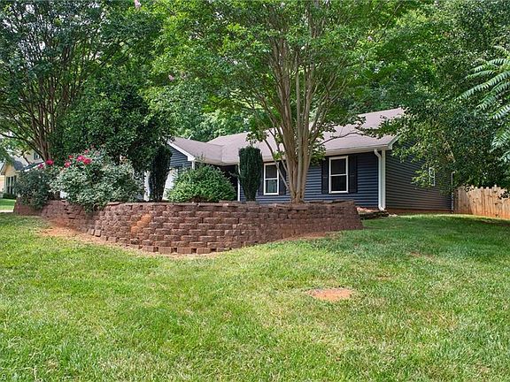 2nd image of 3995 Cherry Tree Dr