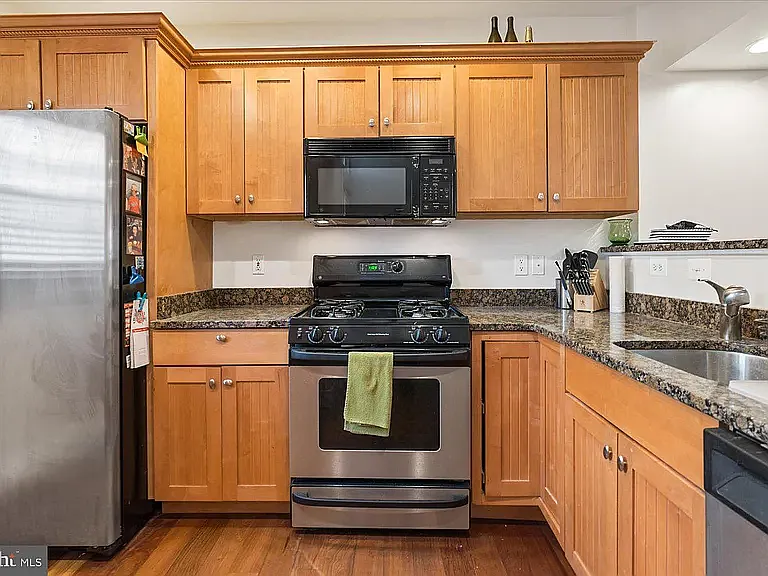 522 S Clinton St — Photo 13