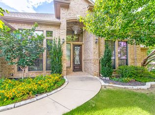 124 Cliffside Dr N, Burleson, TX 76028