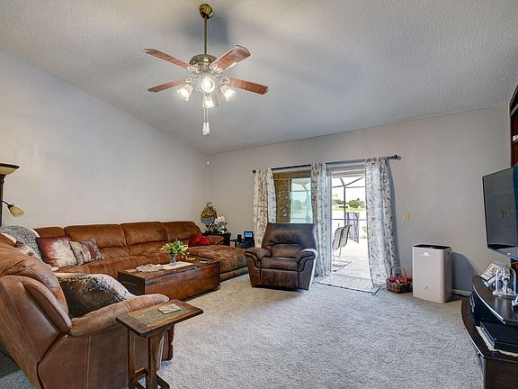 5th image of 193 Parkwood Dr