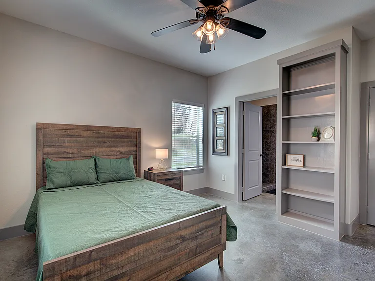 604 Maple St #2 — Photo 39