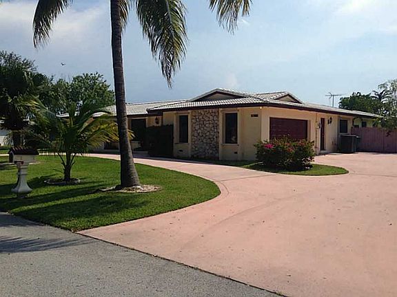 5th image of 17090 SW 83rd Ct