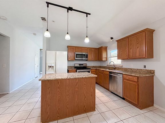 4th image of 7103 Baybridge Dr