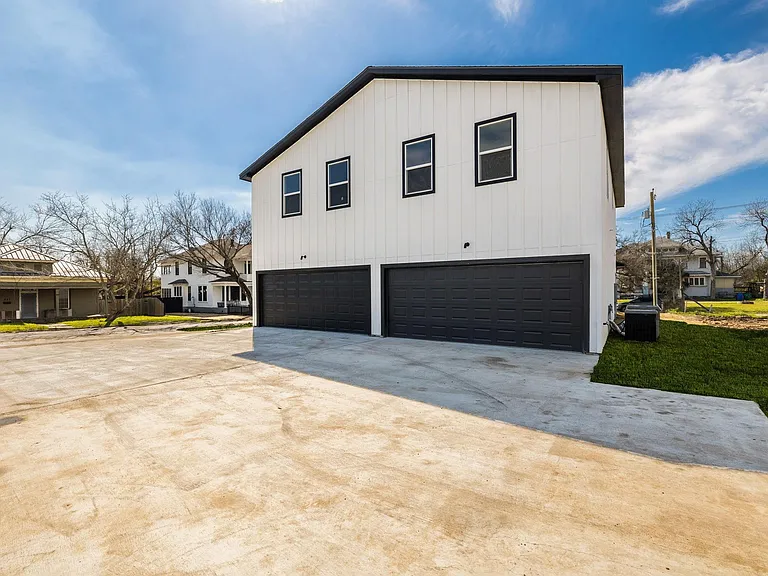 600 Kimbro B St — Photo 29