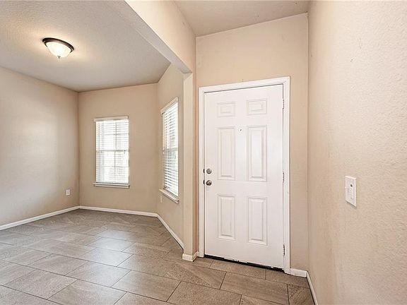 5th image of 518 Luna Vista Dr