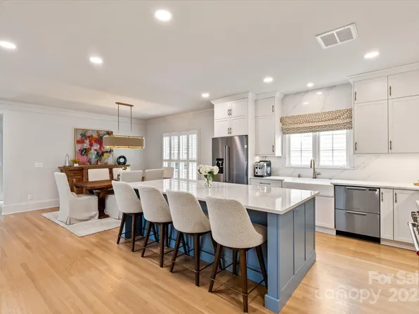 5917 Bridger Ct, Charlotte, NC 28211