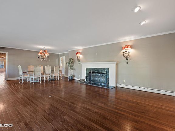 4th image of 1880 Meadowview Ln