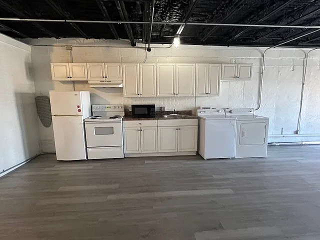 Studio, 640 sqft, $895 — Photo 4