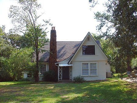 1940s remodel on 2.2 acres