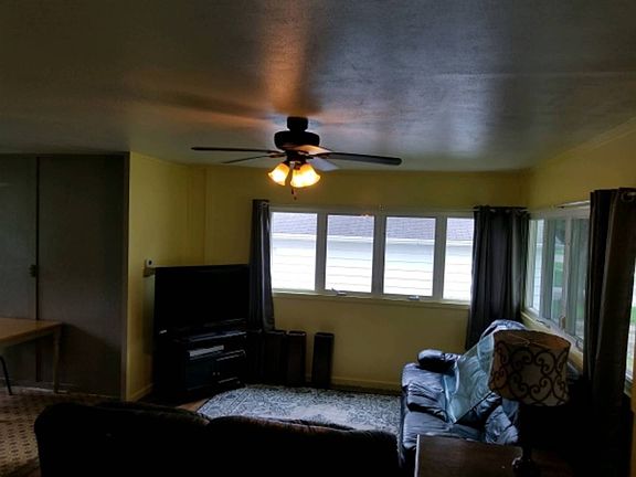 2nd image of 1312 Schaller St