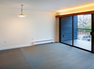 7113 California Ave SW #101, Seattle, WA 98136