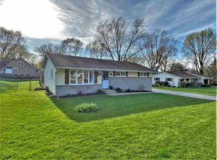 5693 Thompson Dr, Roscoe, IL 61073