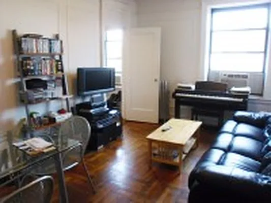 Rented by DSA Realty | media 31