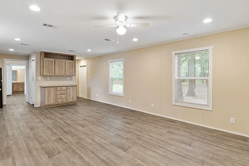 3 bed, 2.0 bath, 1100 sqft, $1,471 — Photo 2