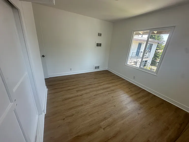 20527 W Vanowen St — Photo 12