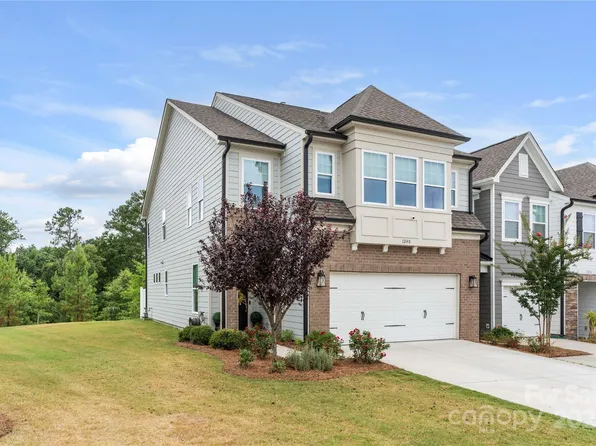 1240 Pebble Grove Dr, Clover, SC 29710