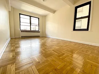 Rented by Manhattan Realty Group