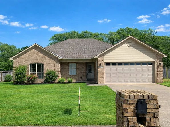 2400 Palisade Dr, Cabot, AR 72023