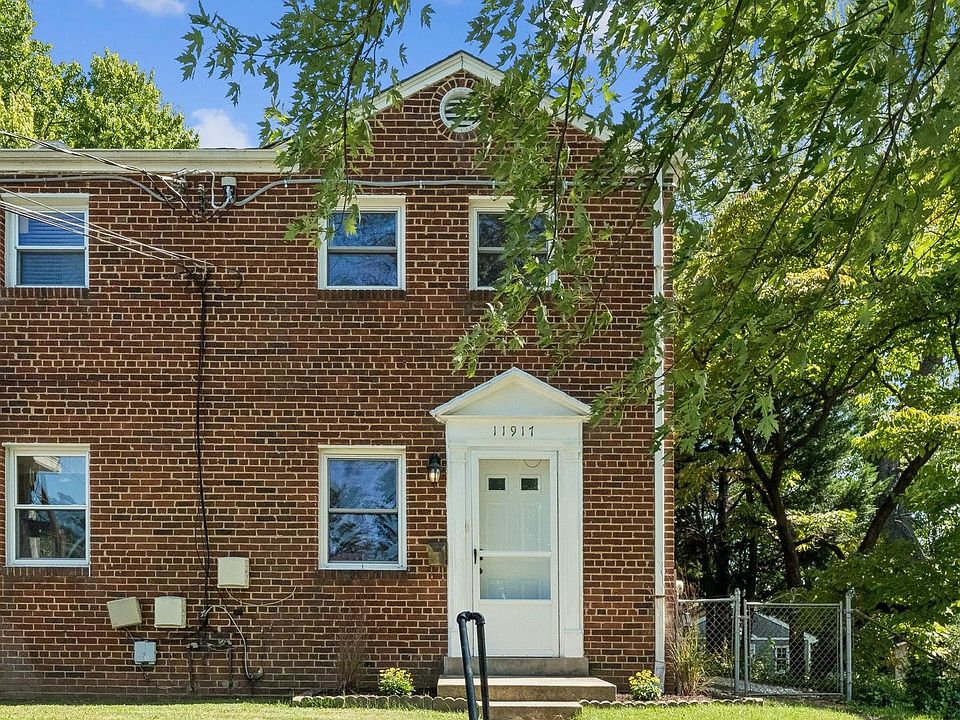 1st image of 11917 Centerhill St