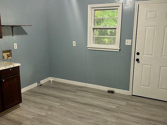 5th image of 426 Ridley St