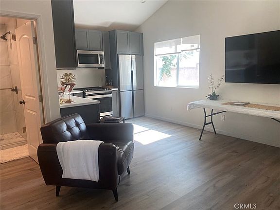 4th image of 1338 1/2 N Park Ave