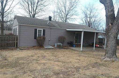 4th image of 6001 Englewood Ave