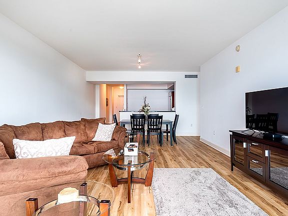 3rd image of 3000 Oasis Grand Blvd APT 1104