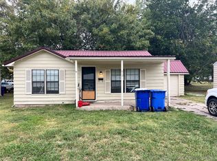 813 J St NW, Miami, OK 74354