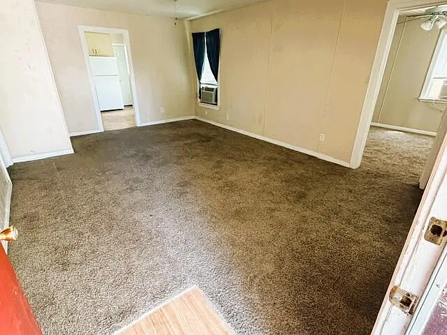 604 N Gillis St — Photo 3