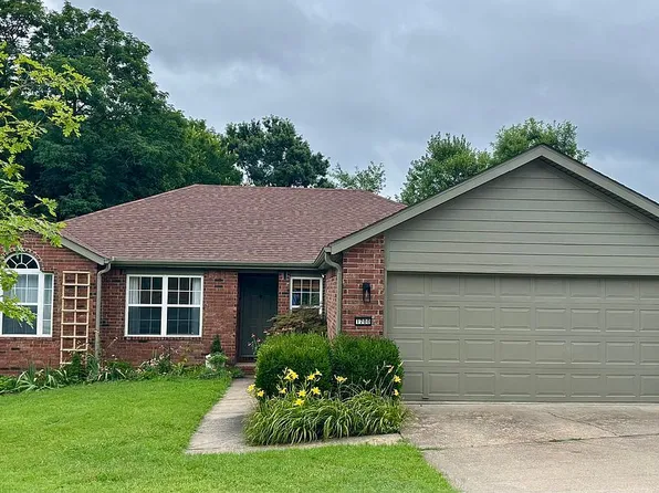 1700 N Old Wire Rd, Fayetteville, AR 72703