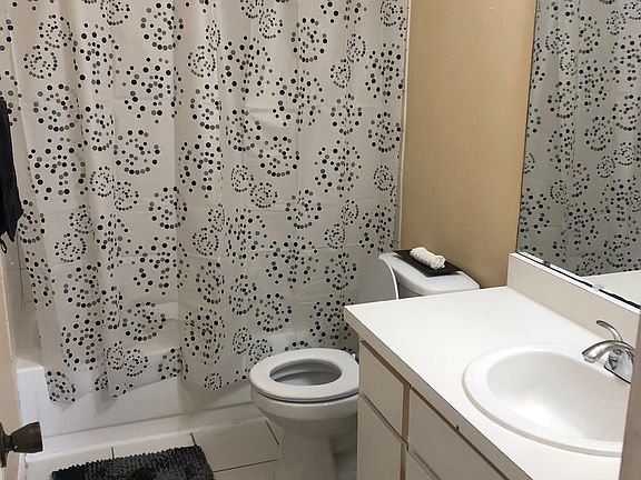 2nd image of 5225 Via Hacienda Cir APT 214