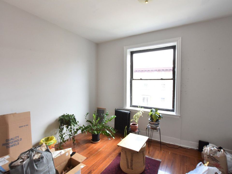 2nd image of 583 Riverside Dr APT 6F