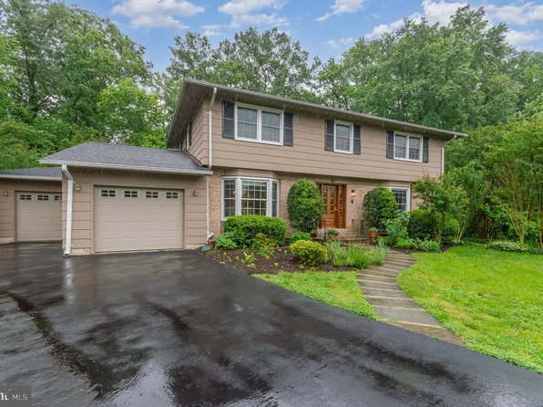 4401 Aragon Pl, Alexandria, VA 22309