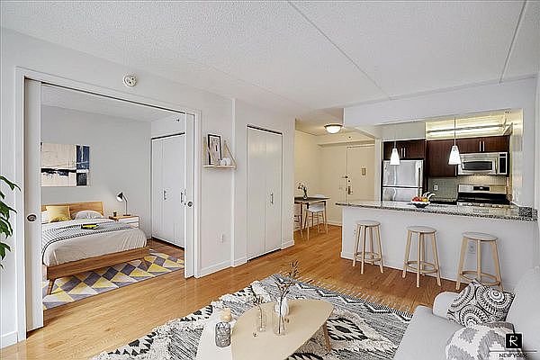 1st image of 555 W 23rd St APT N6r
