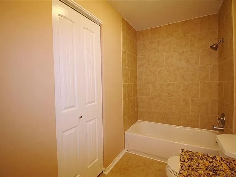 213 Cherokee Ln — Photo 28