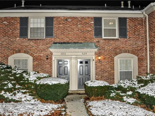 120 Jamestown Ct, Pittsburgh, PA 15216
