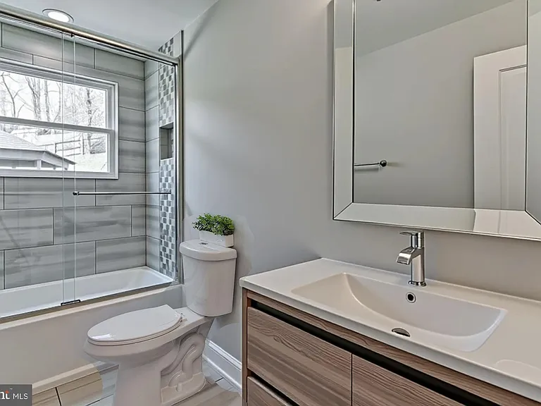 415 Ritchie Pkwy — Photo 19