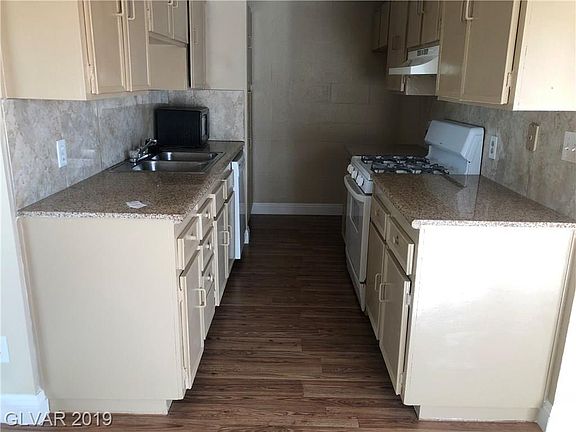 4th image of 3548 Villa Knolls North Dr