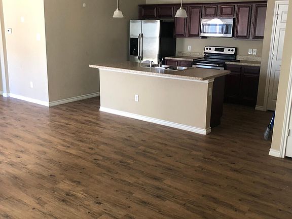 2nd image of 1052 Newcastle Dr