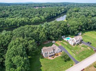 7 Naticook Ave, Litchfield, NH 03052