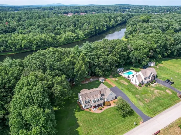 7 Naticook Ave, Litchfield, NH 03052