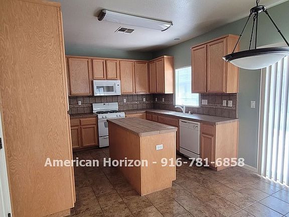 5th image of 1481 Black Bear St