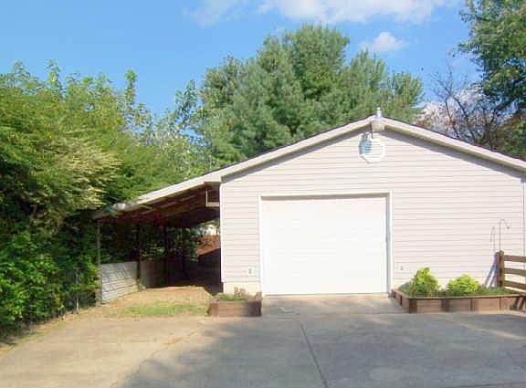2nd image of 302 Laura Dr