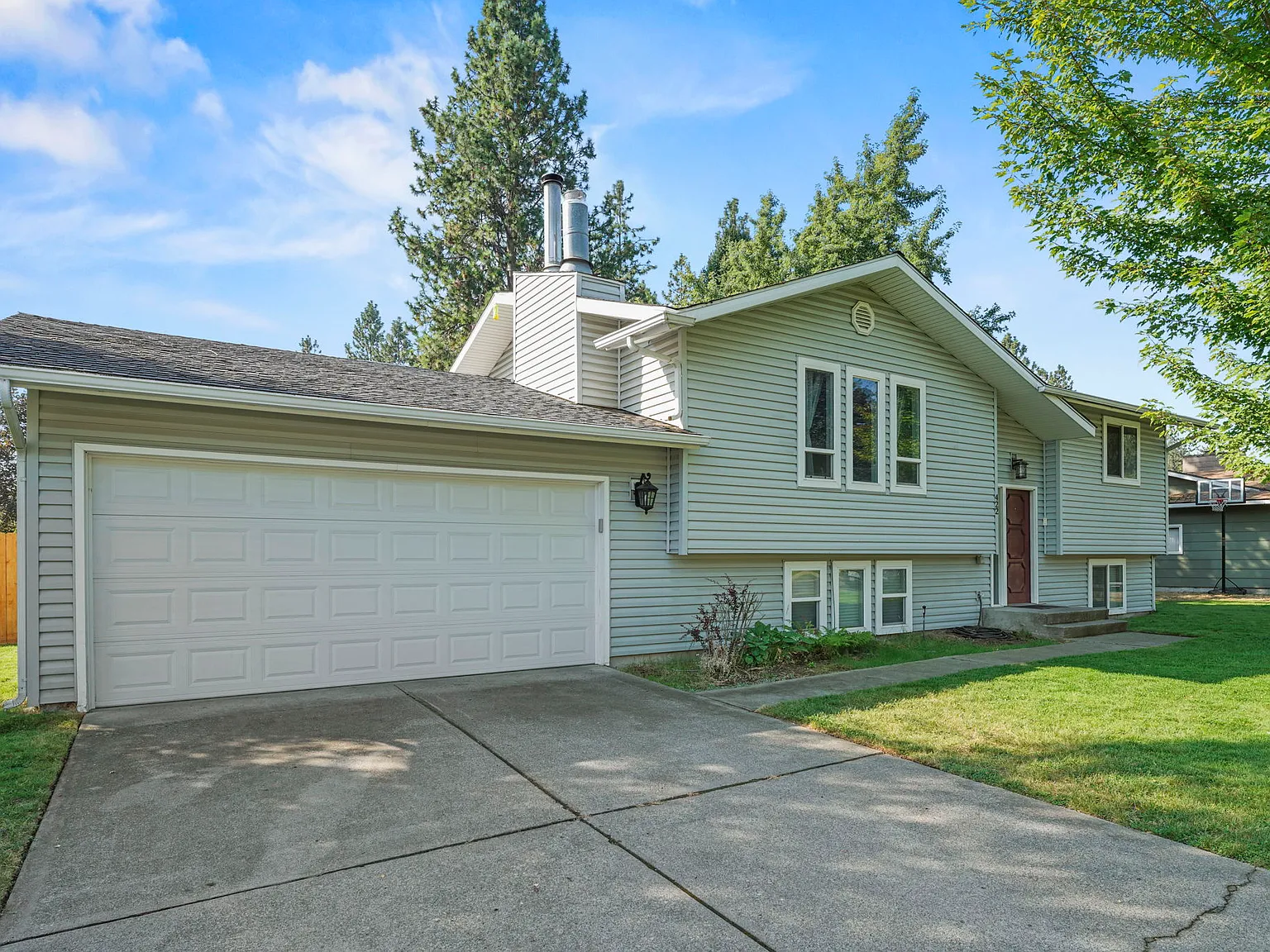 4 bed, 2194 sqft, $2,900 — Photo 1