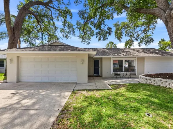 221 Arbor Dr W, Palm Harbor, FL 34683